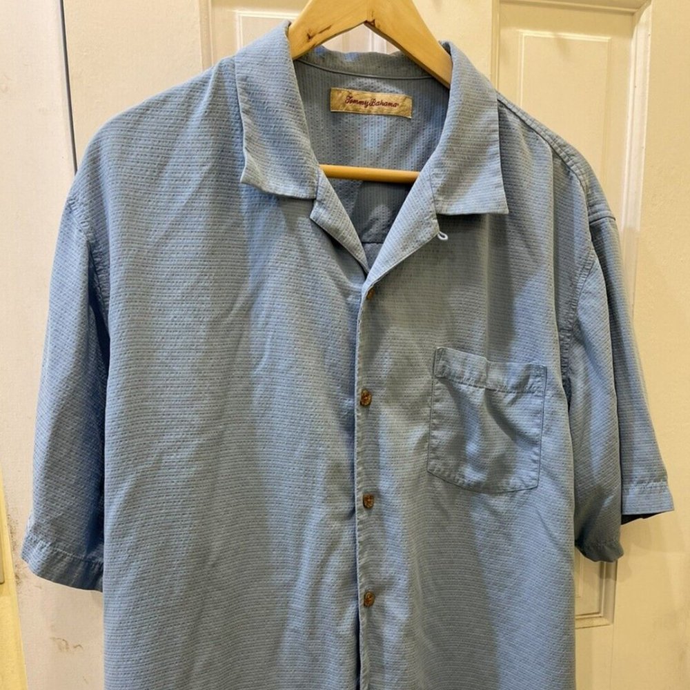 Tommy Bahama Short Sleeve Blue Button up Silk Shirt